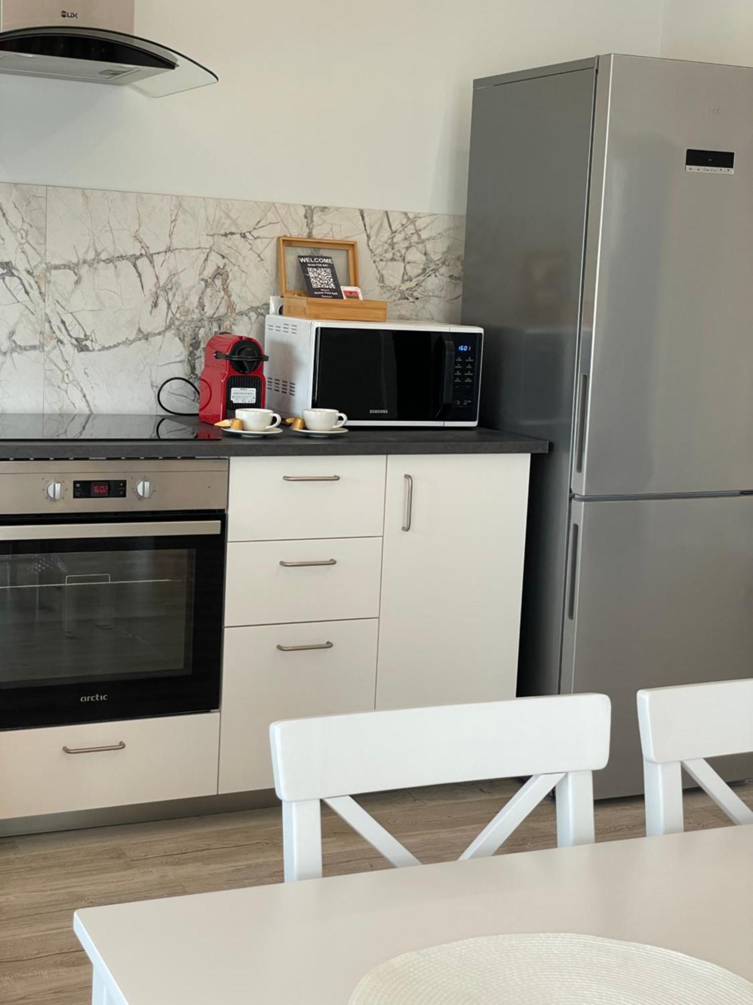 Noah Apartment Self Check-In Otopeni Exteriér fotografie